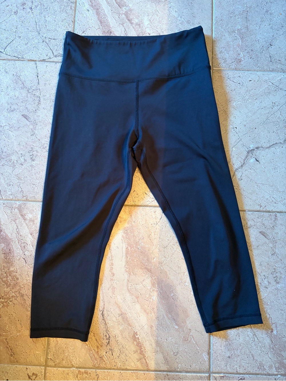 Zyia black light n tight high rise crop leggings Sz 4